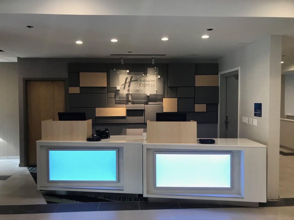 Holiday Inn Express Naperville By Ihg Екстериор снимка