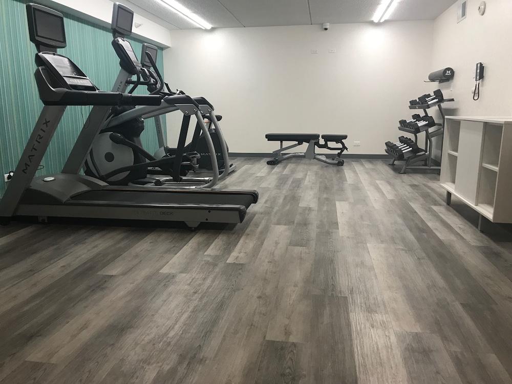 Holiday Inn Express Naperville By Ihg Екстериор снимка