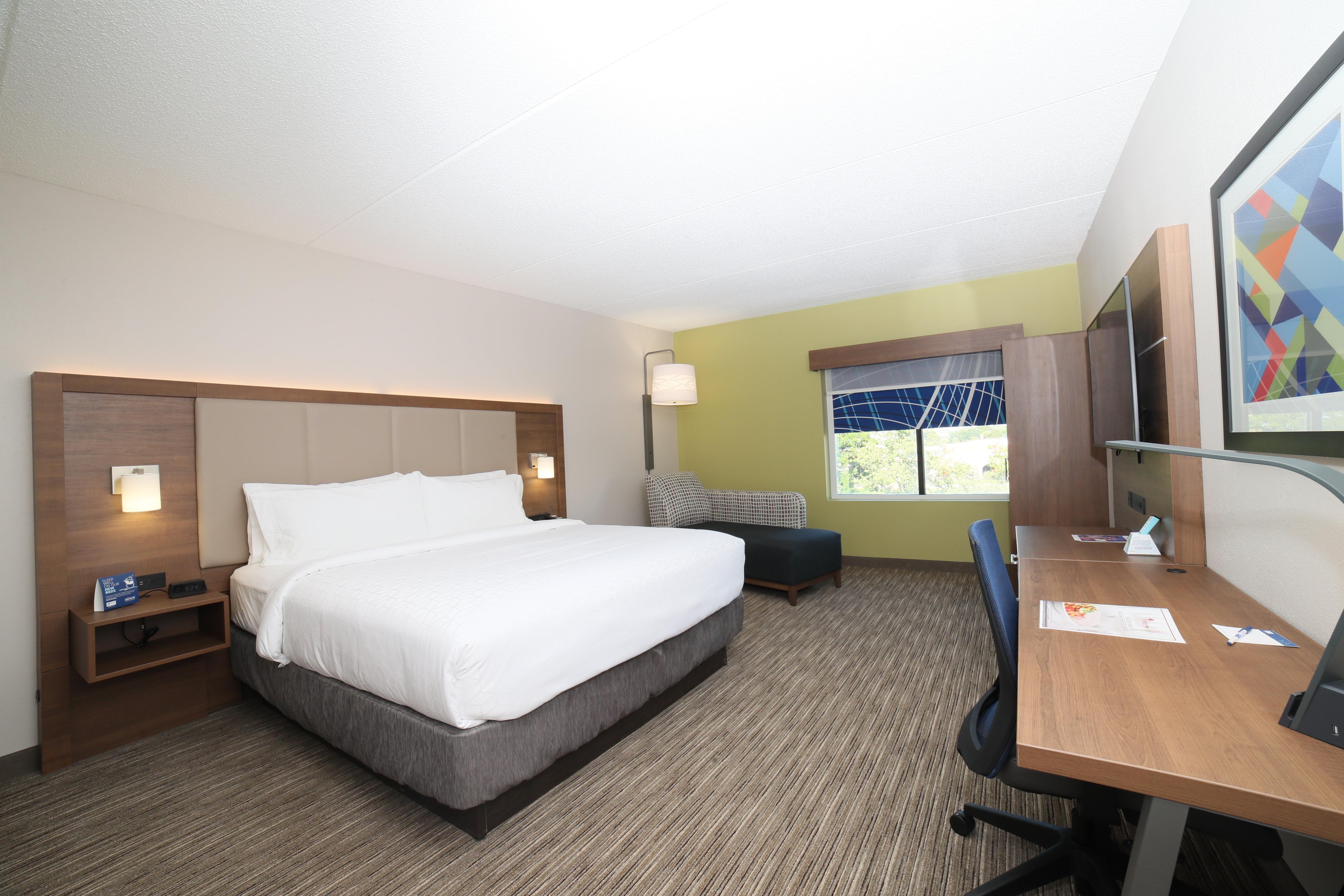 Holiday Inn Express Naperville By Ihg Екстериор снимка