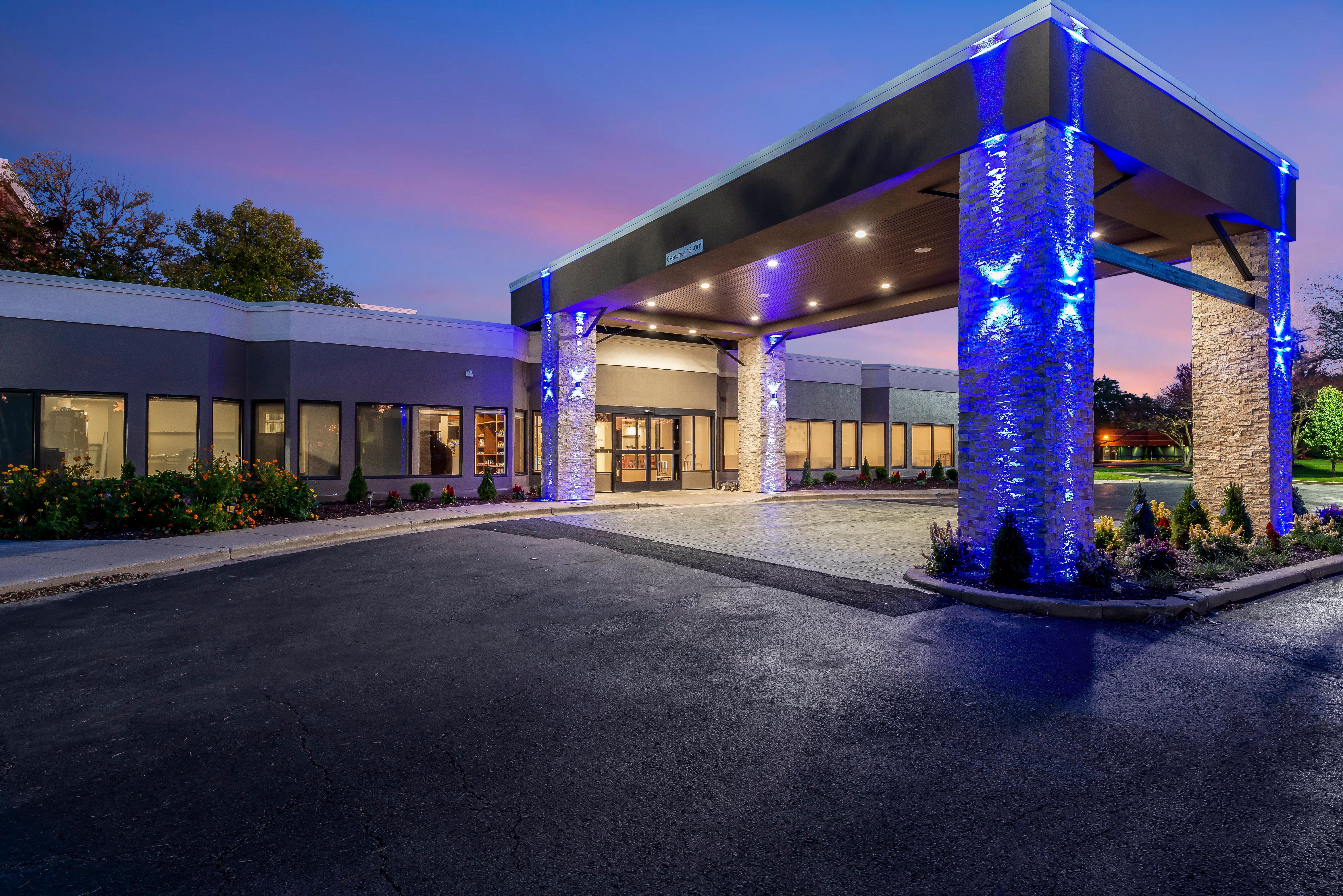 Holiday Inn Express Naperville By Ihg Екстериор снимка