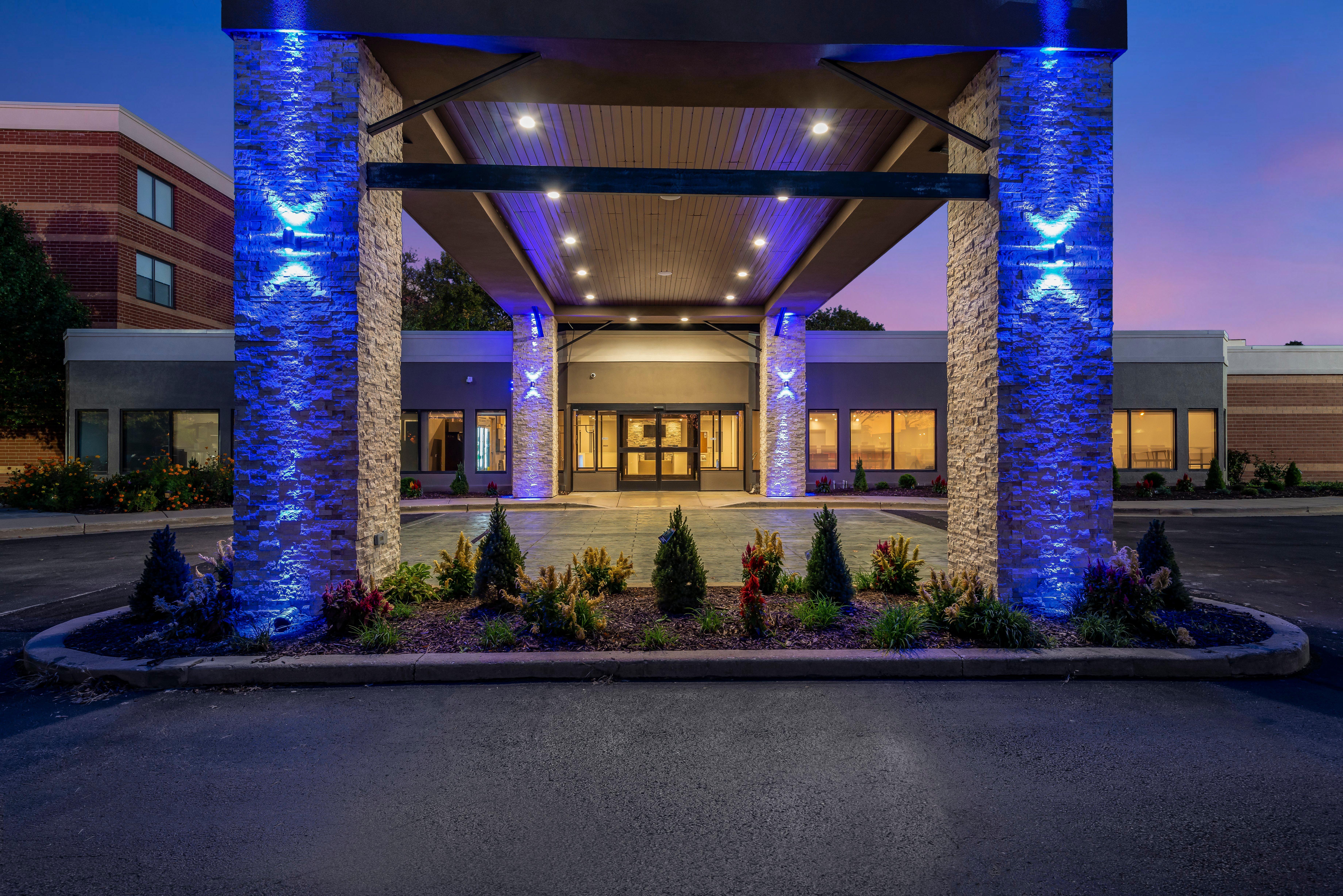 Holiday Inn Express Naperville By Ihg Екстериор снимка