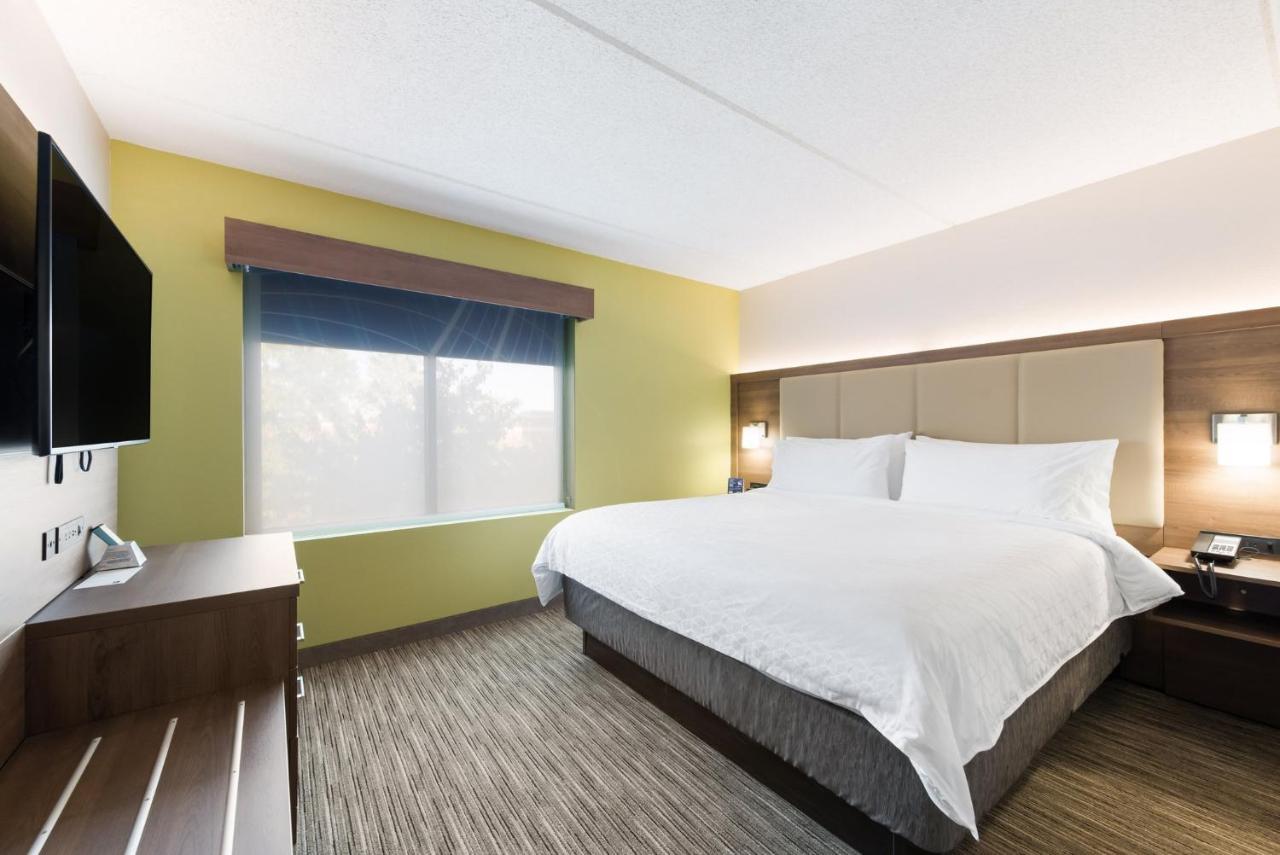Holiday Inn Express Naperville By Ihg Екстериор снимка