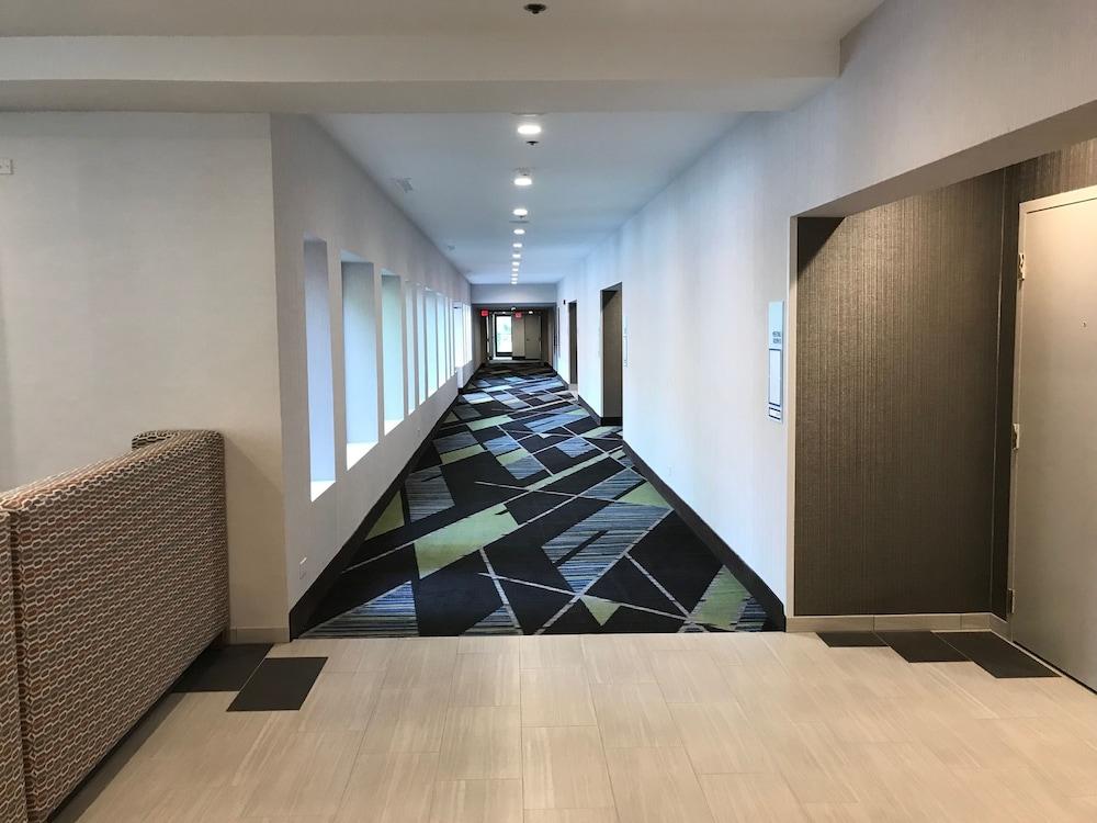Holiday Inn Express Naperville By Ihg Екстериор снимка